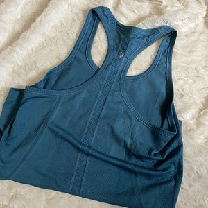Lululemon tank